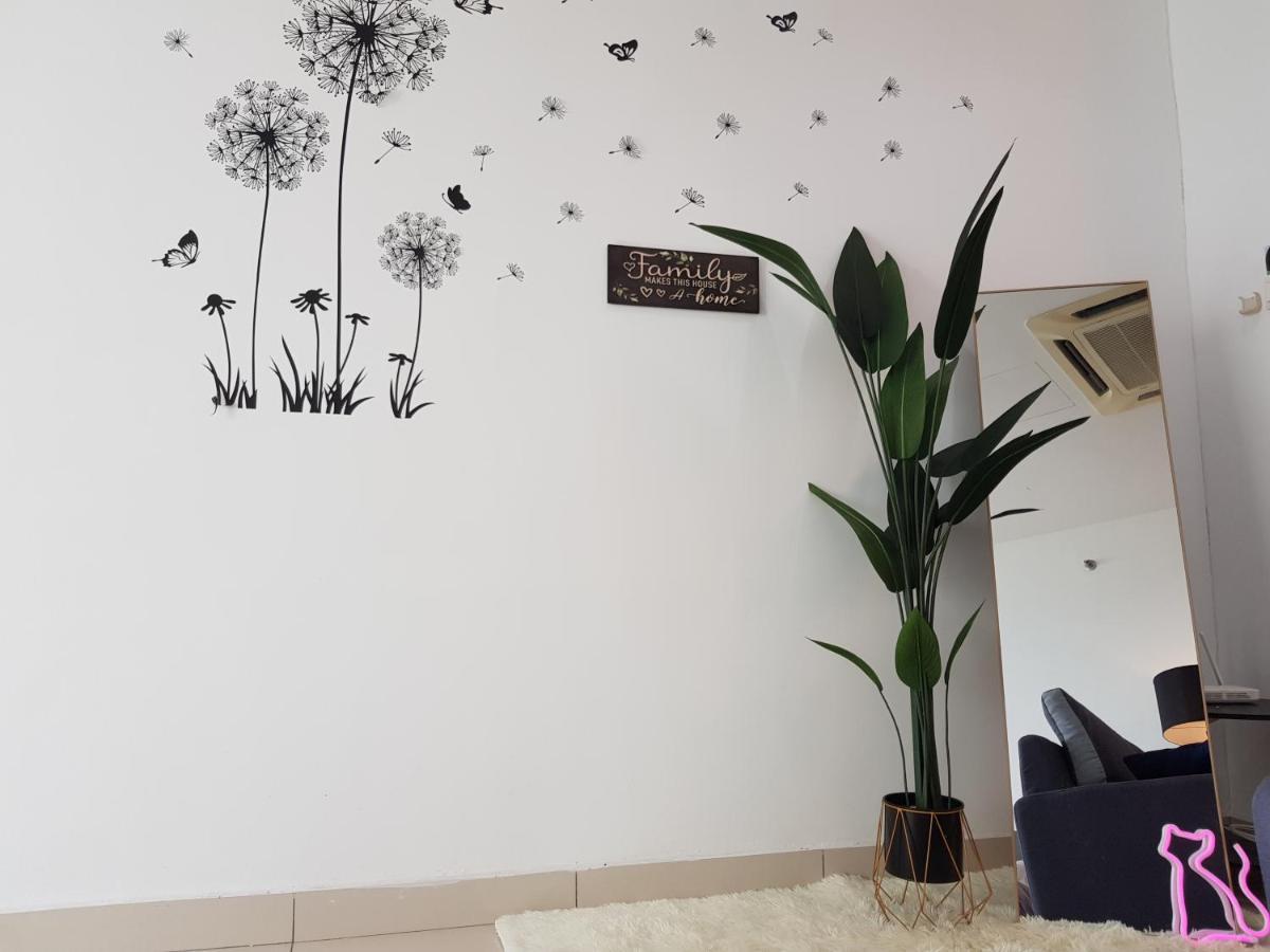 Mansion One Suite By Staycation Homestay George Town Exteriör bild