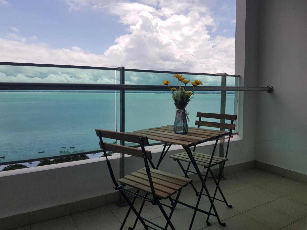 Mansion One Suite By Staycation Homestay George Town Exteriör bild