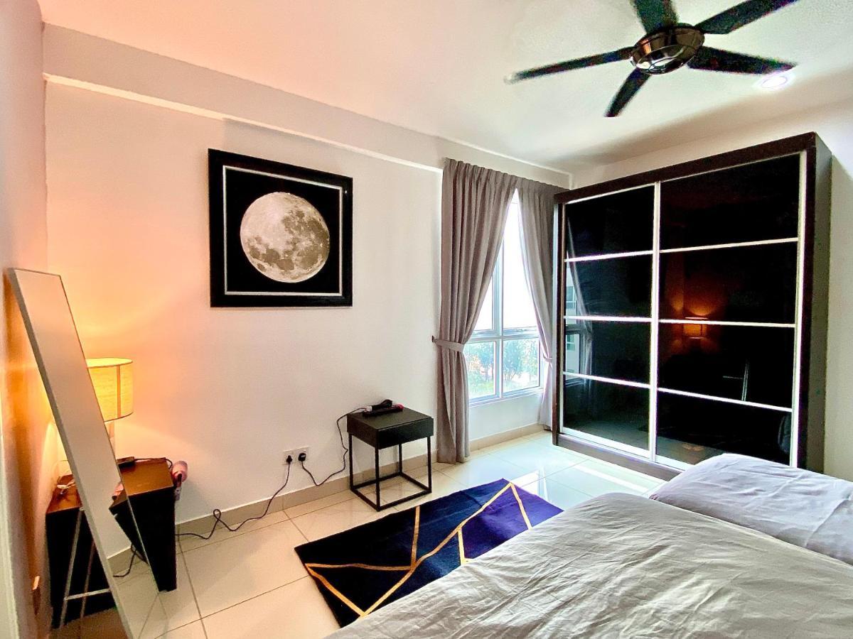 Mansion One Suite By Staycation Homestay George Town Exteriör bild