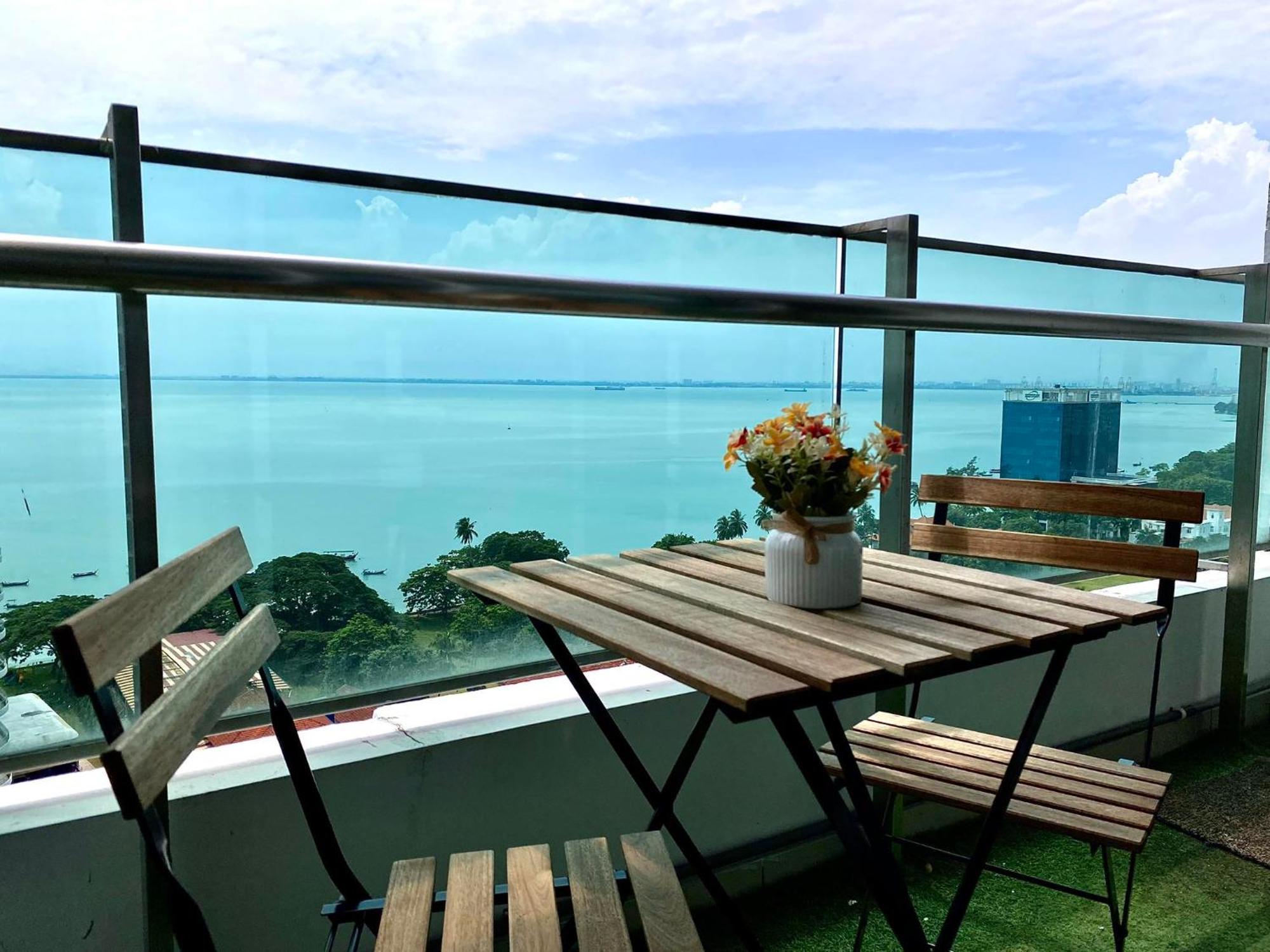 Mansion One Suite By Staycation Homestay George Town Exteriör bild